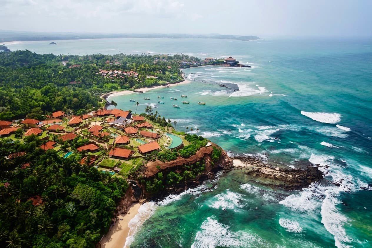 Private transfer from Flughafen Colombo (CMB) to Niemals